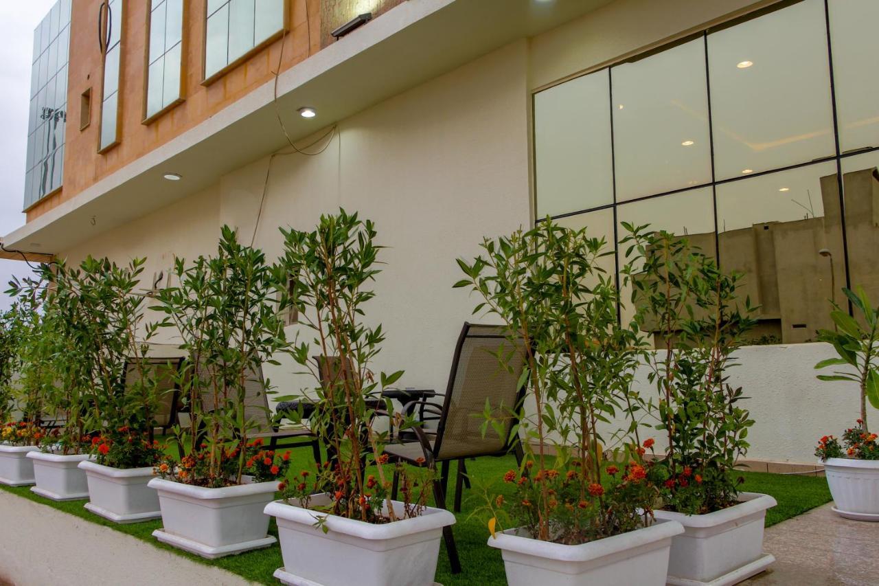 Areen Aparthotel Эр-Рияд Экстерьер фото
